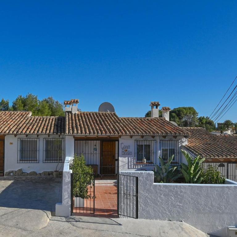 Casa Basta by Theka Services - Two-Bedroom House - 16
