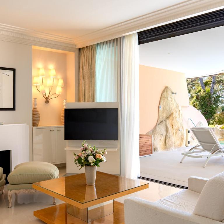 Grand-Hôtel du Cap-Ferrat, A Four Seasons Hotel - Suite Lit King-Size avec Terrasse et Piscine - 5