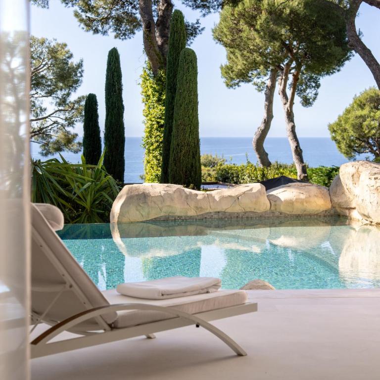 Grand-Hôtel du Cap-Ferrat, A Four Seasons Hotel - Suite Lit King-Size avec Terrasse et Piscine - 4