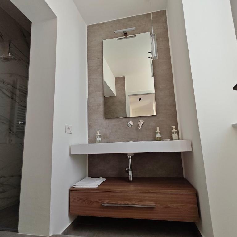 Tambasia rooms, Centro storico,Via Etnea - Suite with Terrace - 7