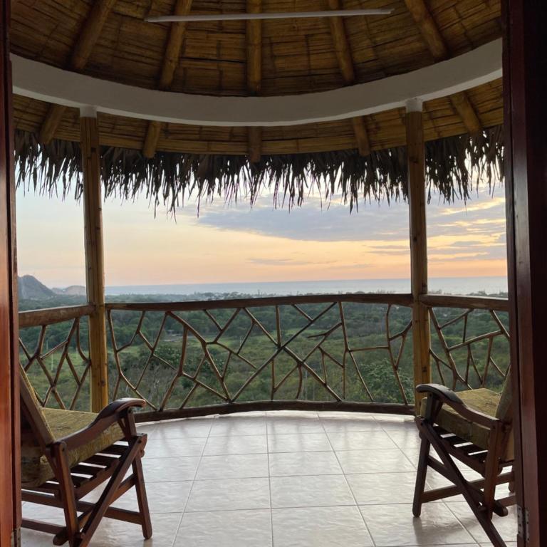 Monte Olon - Deluxe Double Room with Balcony and Sea View - 6