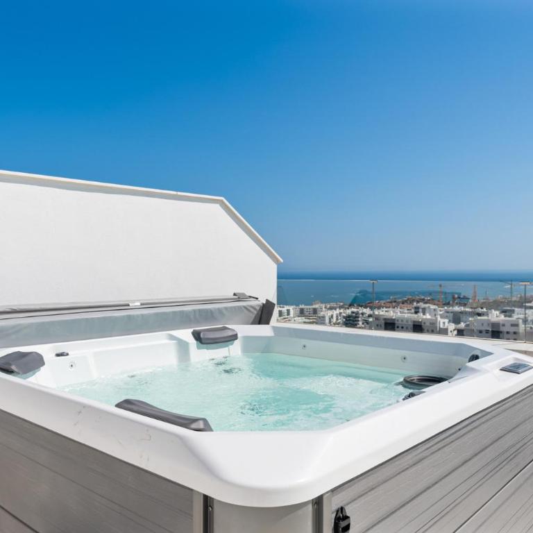ViVi Homes - Gerrard, Terrace, Pool & Sea Vew - Apartment with Sea View - 9