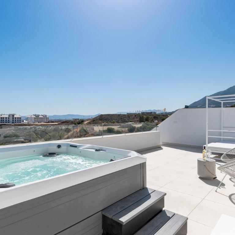 ViVi Homes - Gerrard, Terrace, Pool & Sea Vew - Apartment with Sea View - 8