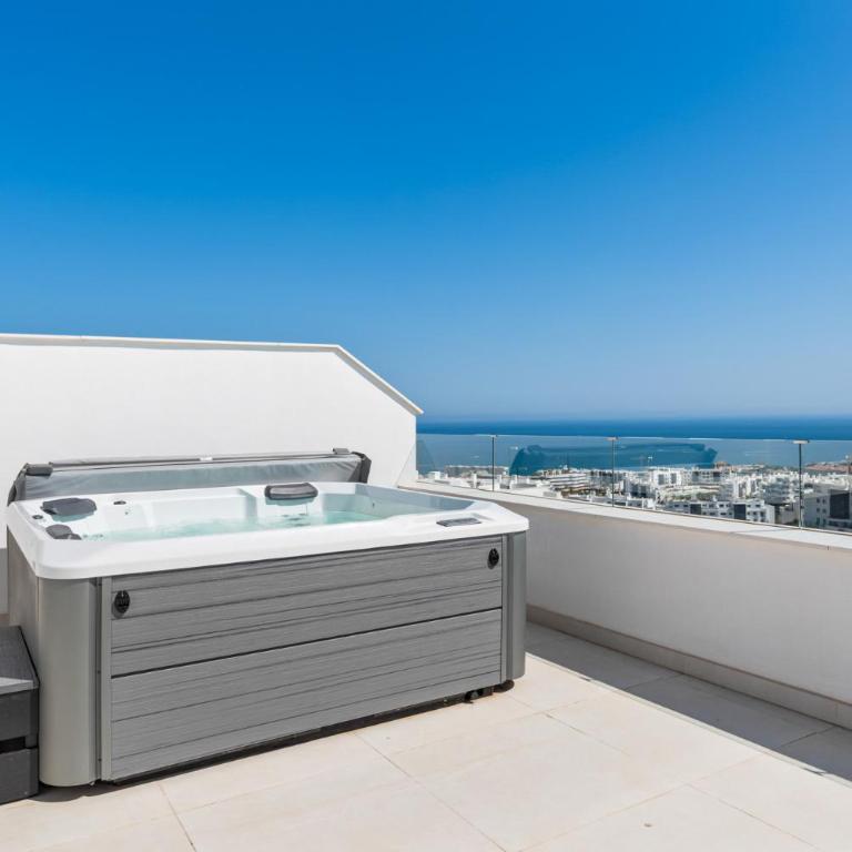 ViVi Homes - Gerrard, Terrace, Pool & Sea Vew - Apartment with Sea View - 5