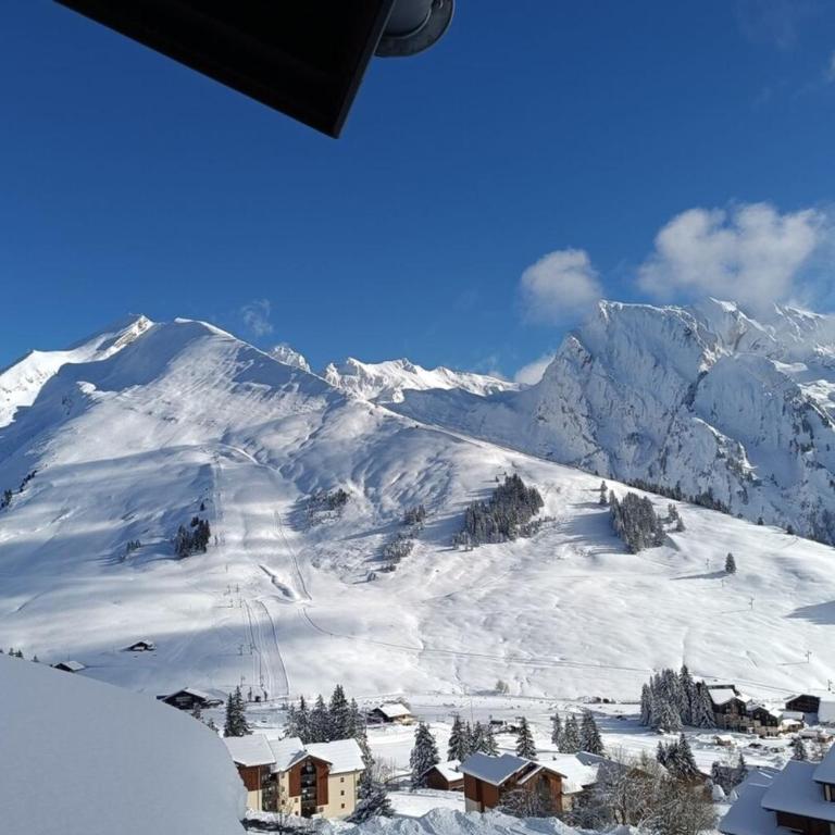 Slow Chalet MontBlanc Soleil sur les pistes Ascenseur Balcon Vue Parking - Appartement - 5
