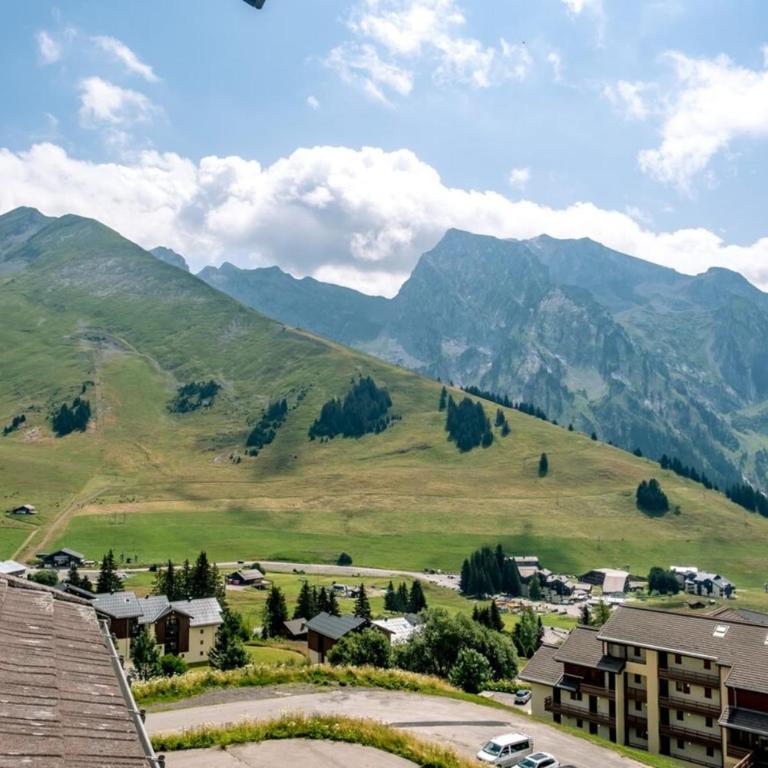 Slow Chalet MontBlanc Soleil sur les pistes Ascenseur Balcon Vue Parking - Appartement - 17
