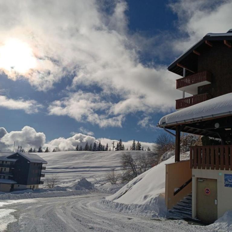Slow Chalet MontBlanc Soleil sur les pistes Ascenseur Balcon Vue Parking - Appartement - 32