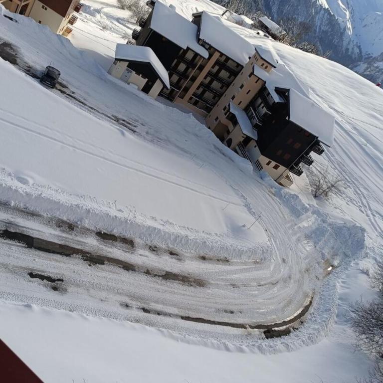 Slow Chalet MontBlanc Soleil sur les pistes Ascenseur Balcon Vue Parking - Appartement - 33