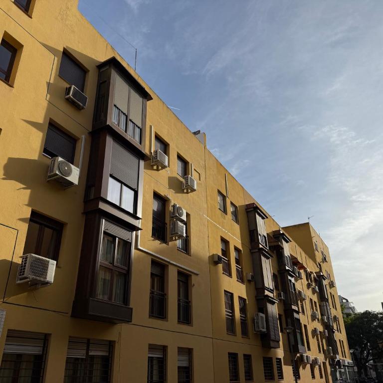 Apartamento en Luis Montoto, Nervión. Céntrico - Apartamento de 3 dormitorios - 50