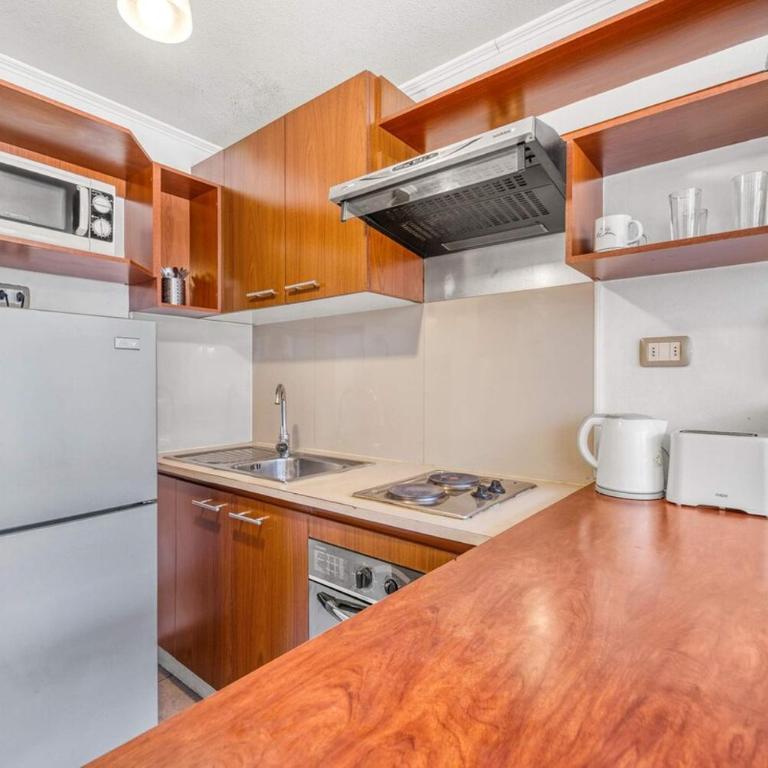 Nova Suite I - 1D - 3 people with Desk - One-Bedroom Standard Apartment - 17