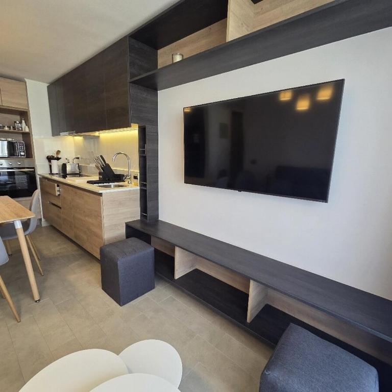 Hermoso departamento en el corazón de Santiago con estacionamiento - Two-Bedroom Apartment - 5