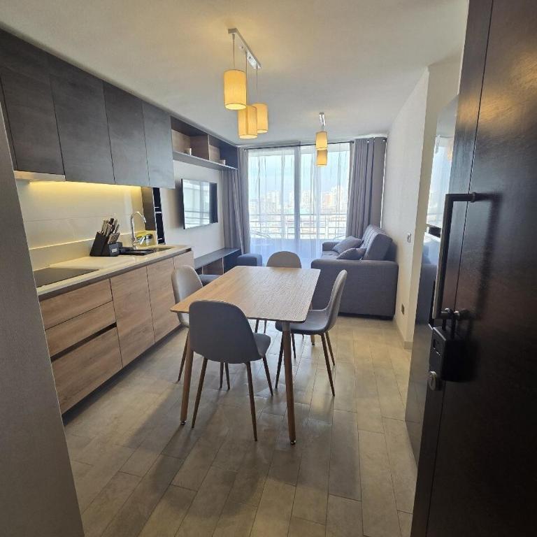 Hermoso departamento en el corazón de Santiago con estacionamiento - Two-Bedroom Apartment - 11
