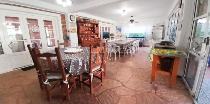 PINAMARlibertador - Five-Bedroom House - 12
