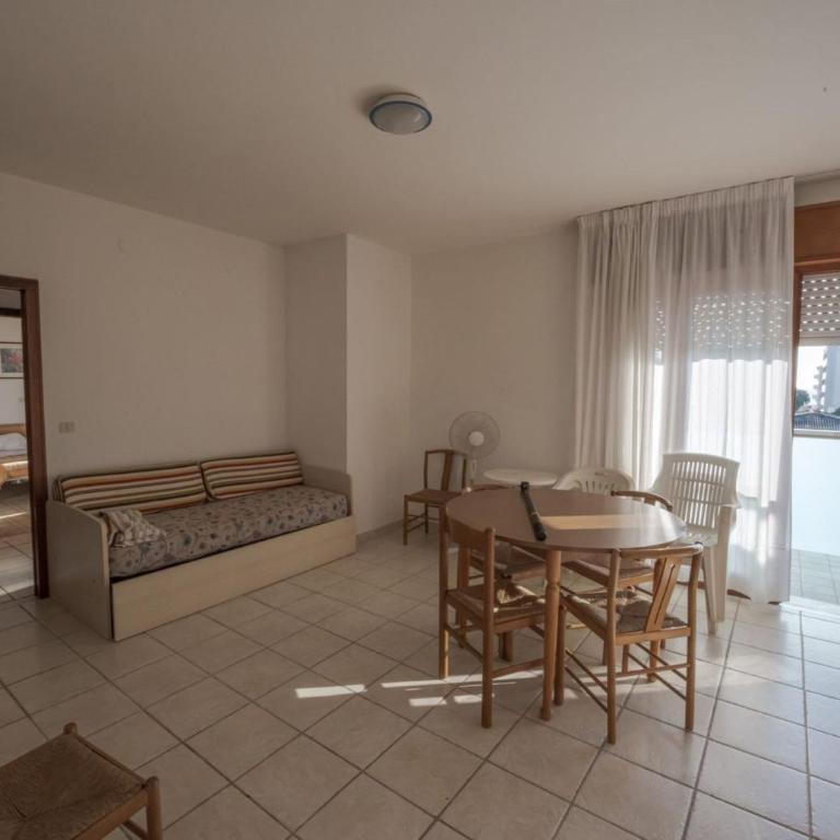 Flat in building with lift 250 m from the sea - Appartamento - 1