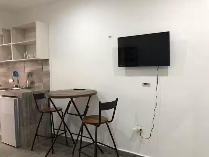 Almond Suites - One-Bedroom Apartment - 10