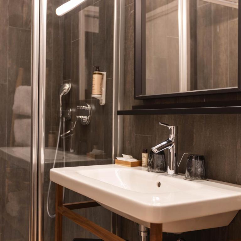 Hotel Verlaine - Chambre Lit King-Size Supérieure Atelier - Annexe - 4