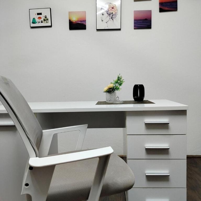 Moulin ROSE - Three-Bedroom Apartment with Balcony - 5