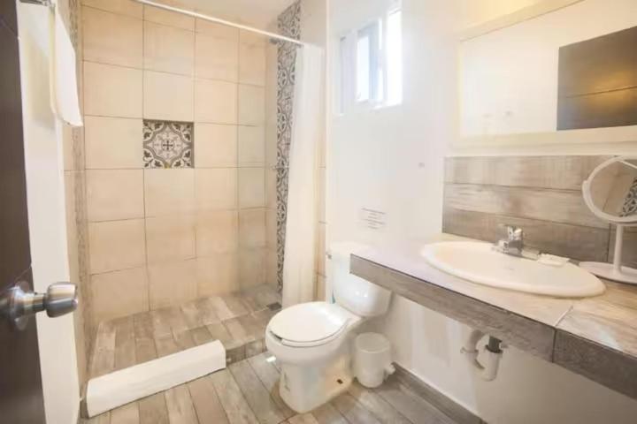Almond Suites - One-Bedroom Apartment - 10