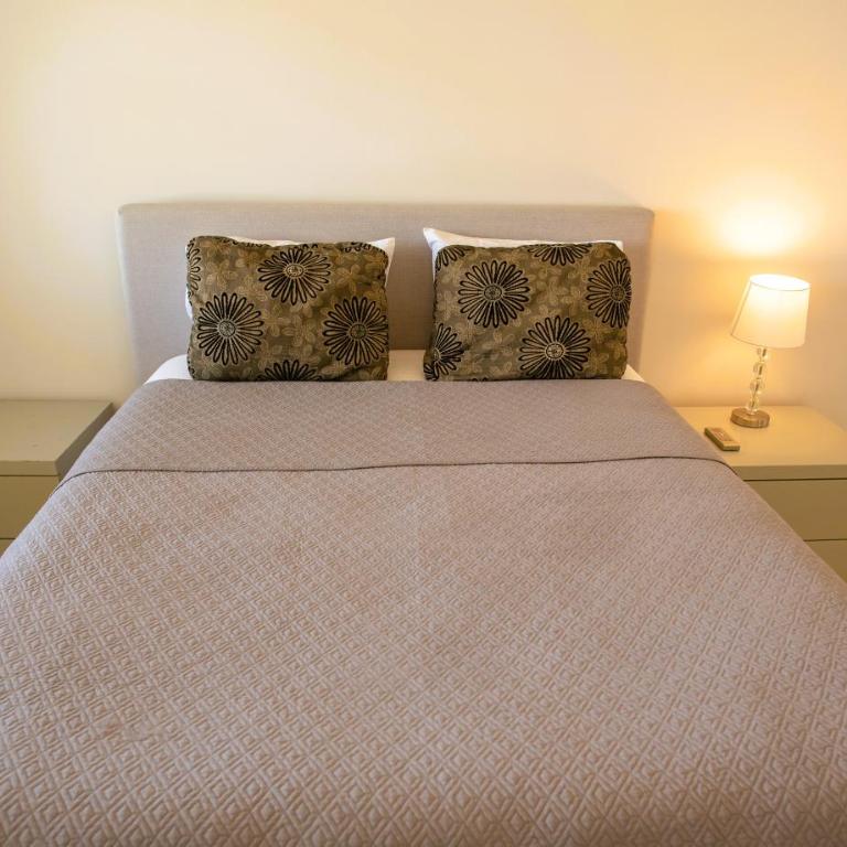 Cozy, elegant 2BR Via Montejo, steps to US Consulate - Apartment - 13
