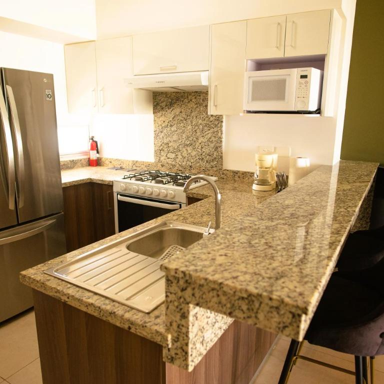 Cozy, elegant 2BR Via Montejo, steps to US Consulate - Apartment - 8