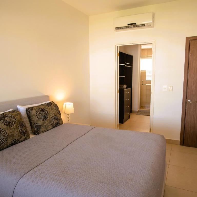 Cozy, elegant 2BR Via Montejo, steps to US Consulate - Apartment - 14