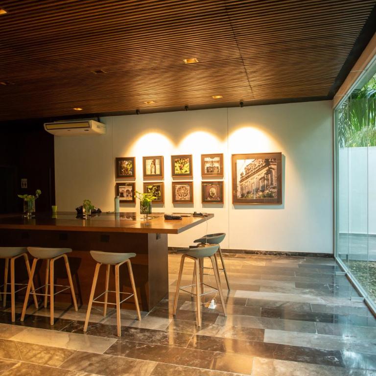 Cozy, elegant 2BR Via Montejo, steps to US Consulate - Apartment - 36