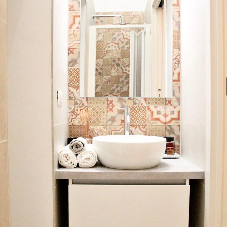 Cozy home among the liveliest street of Isola - Appartamento con 1 Camera da Letto - 17