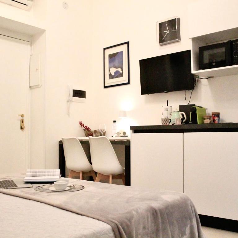 Cozy home among the liveliest street of Isola - Appartamento con 1 Camera da Letto - 15