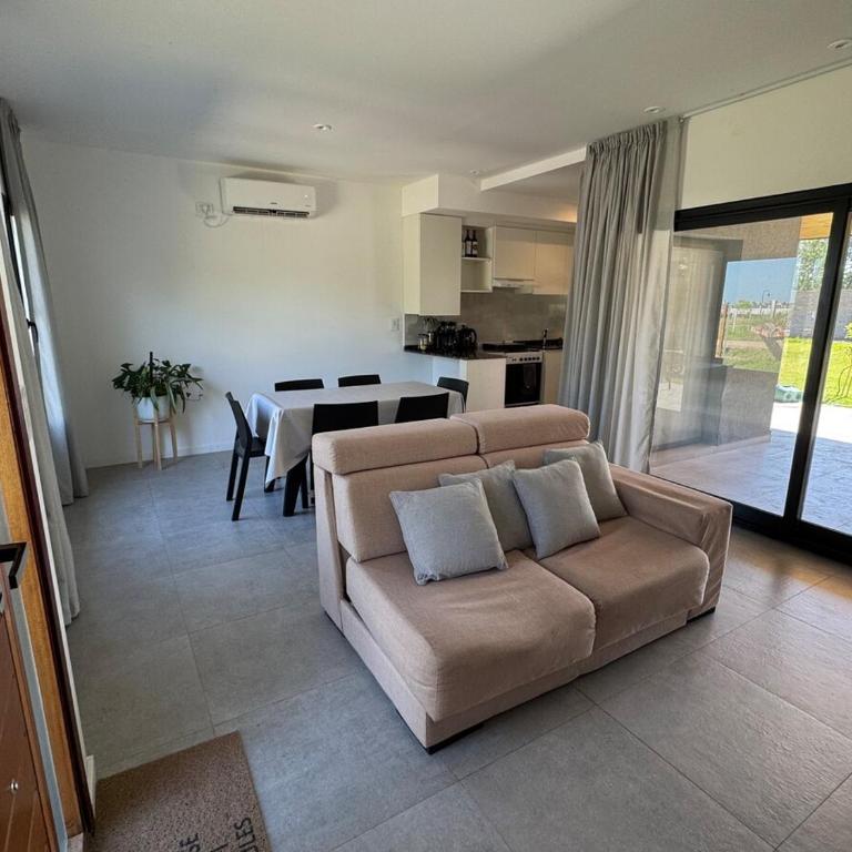Casa con pileta en Funes - Casa de 2 dormitorios - 17