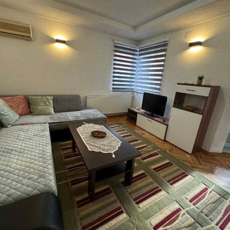 Golden Lilly Apartment - Apartman sa 2 Spavaće Sobe - 1