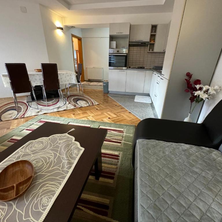 Golden Lilly Apartment - Apartman sa 2 Spavaće Sobe - 3