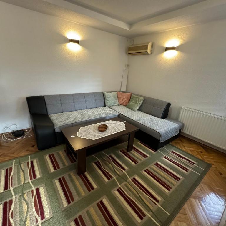 Golden Lilly Apartment - Apartman sa 2 Spavaće Sobe - 2