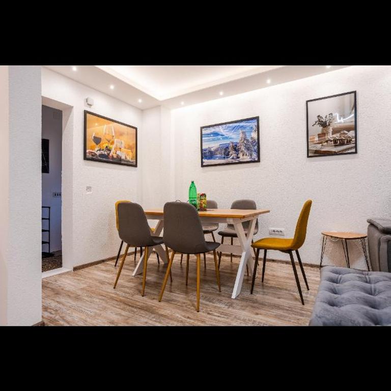 ManasR - One-Bedroom Apartment - 3