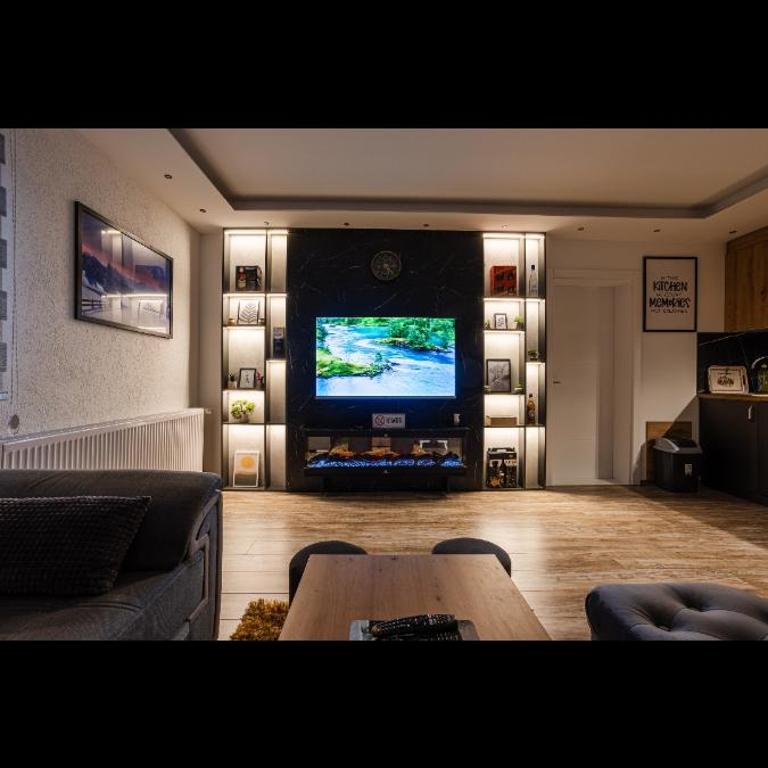 ManasR - One-Bedroom Apartment - 8