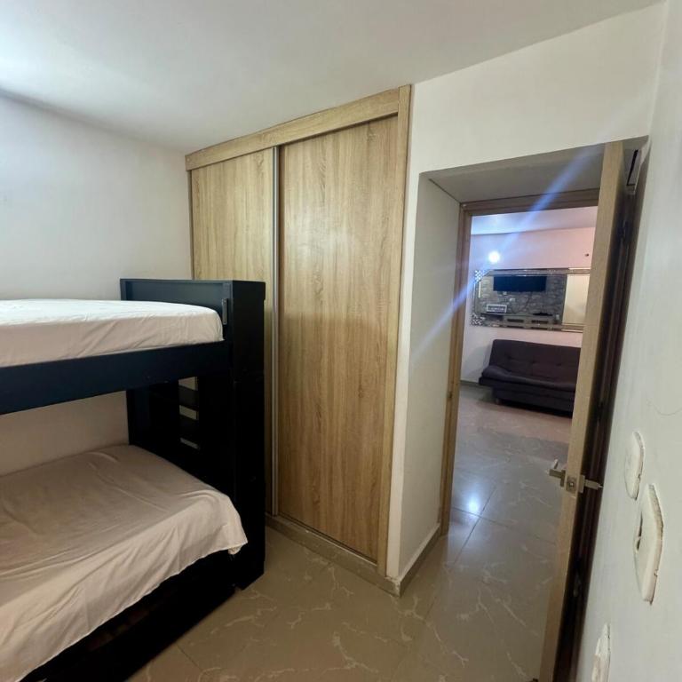 Apartamento moderno - Two-Bedroom Apartment - 8