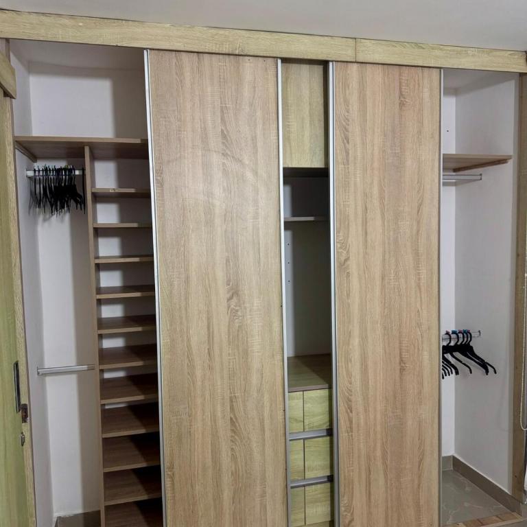 Apartamento moderno - Two-Bedroom Apartment - 16