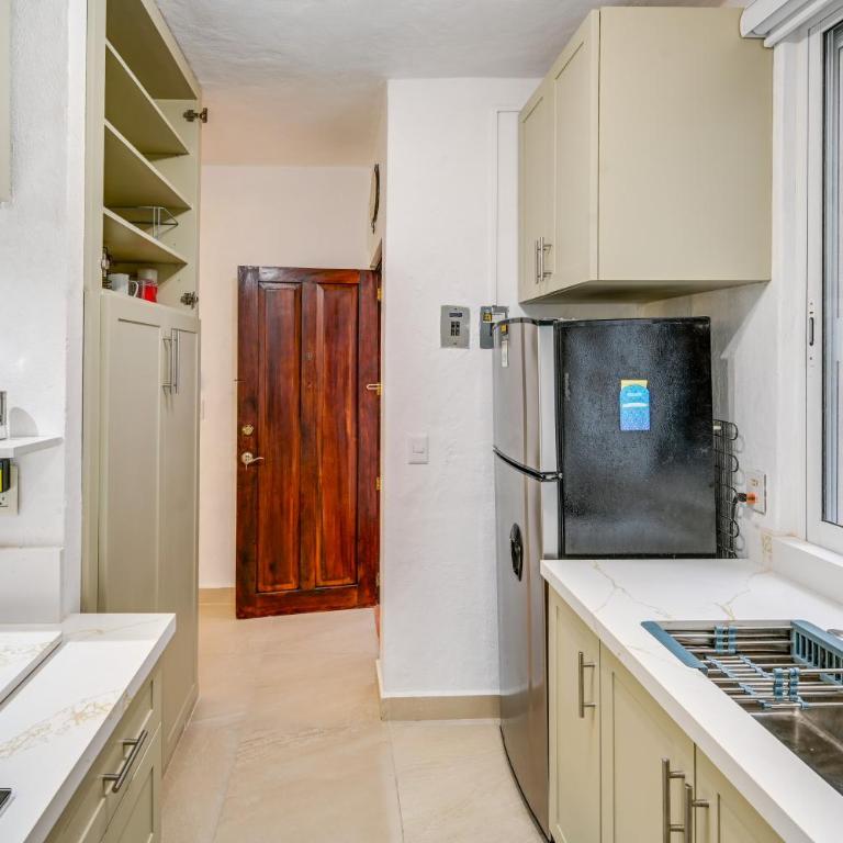 1 Block to Playa Los Tules, Pool Access! Lush Unit - Apartment - 9