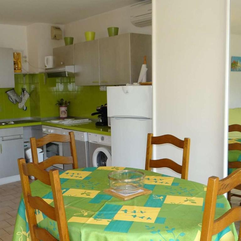 Bel Apt T2 Climatisé 40 m² avec Terrasse, Proche Plages, Garage, Cavalaire-sur-Mer - FR-1-100-123 - Appartement (4 Adultes) - 12