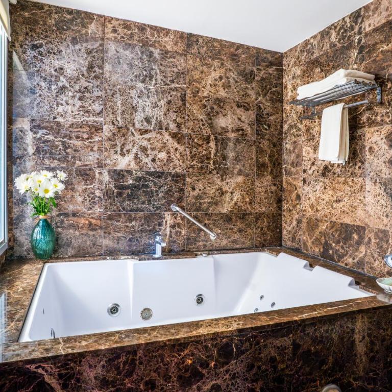 Barradas Parque Hotel & Spa - Executive Double Room with Hot Tub - 3