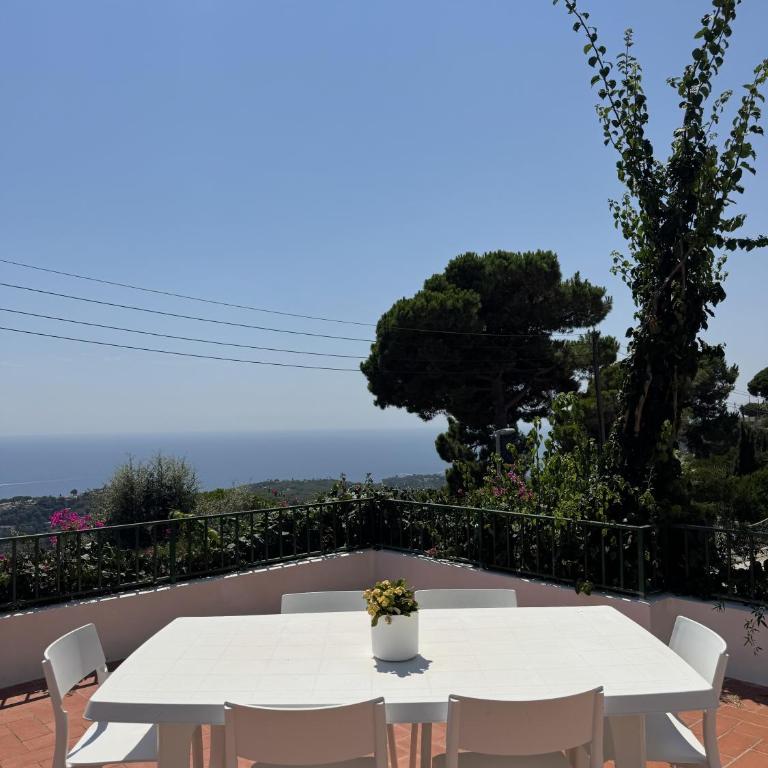 Casa con hermosas vistas a la costa - Casa - 5