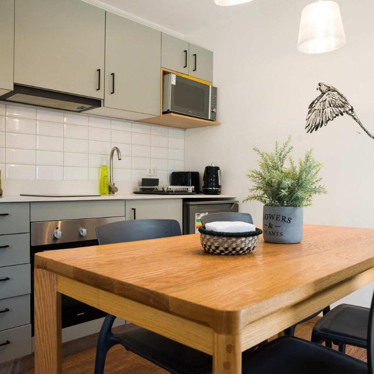 Chic 1BR Bellavista Dining & Hospital Access - Studio - 3