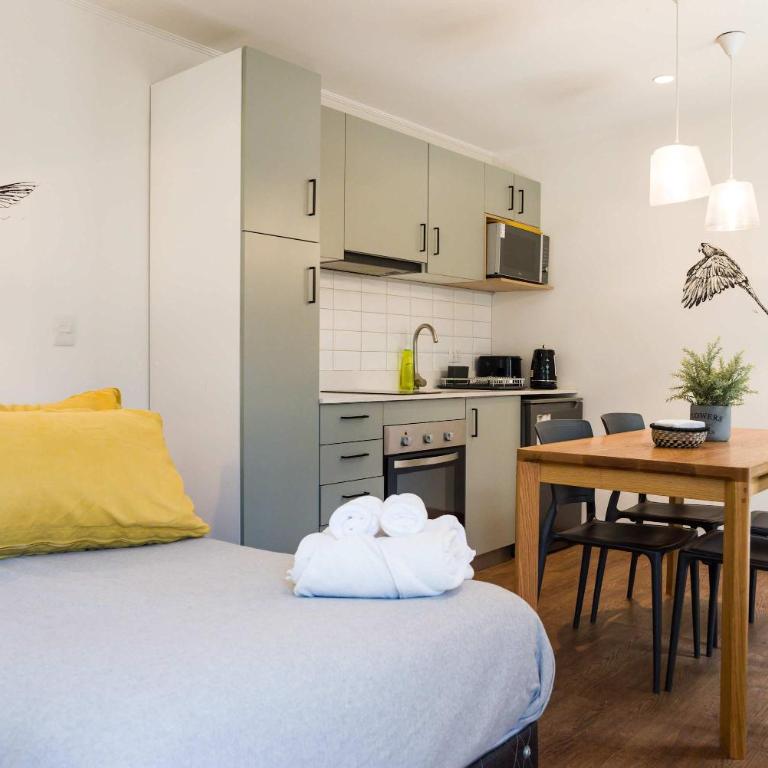 Chic 1BR Bellavista Dining & Hospital Access - Studio - 4