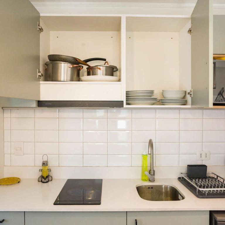 Chic 1BR Bellavista Dining & Hospital Access - Studio - 16
