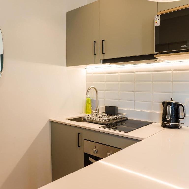 Chic 1BR for 4 Bellavista Metro & Hospital Access - Studio - 2