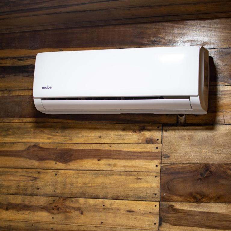 Castle Beach Hostel - Standard Double Room - 4