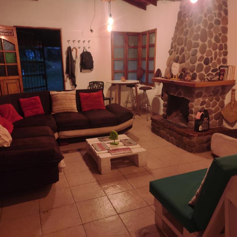 Casa Rustica con chimenea en su interior, rodeado de los cuatro elementos tierra, fuego, aire y agua, ubicada en sector tranquilo, para descansar en familia o amigos, - Casa con 1 dormitorio - 8