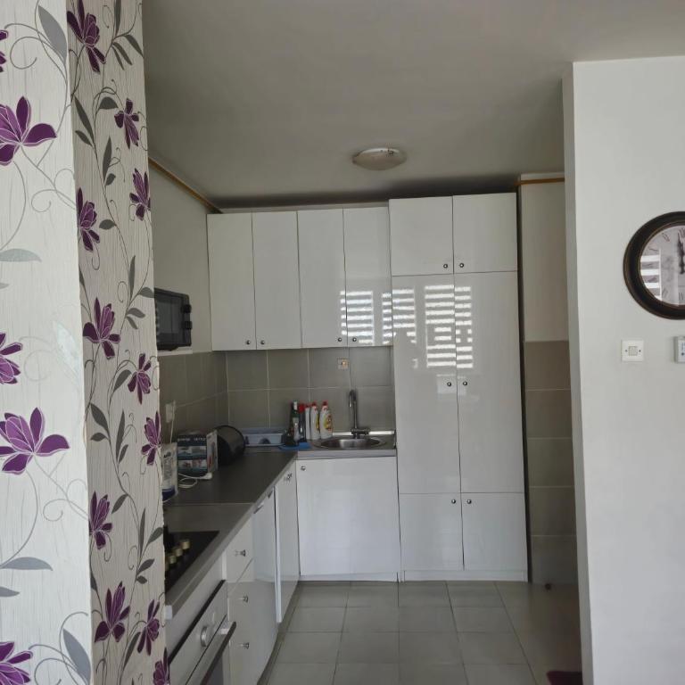 Violet - One-Bedroom Apartment - 9
