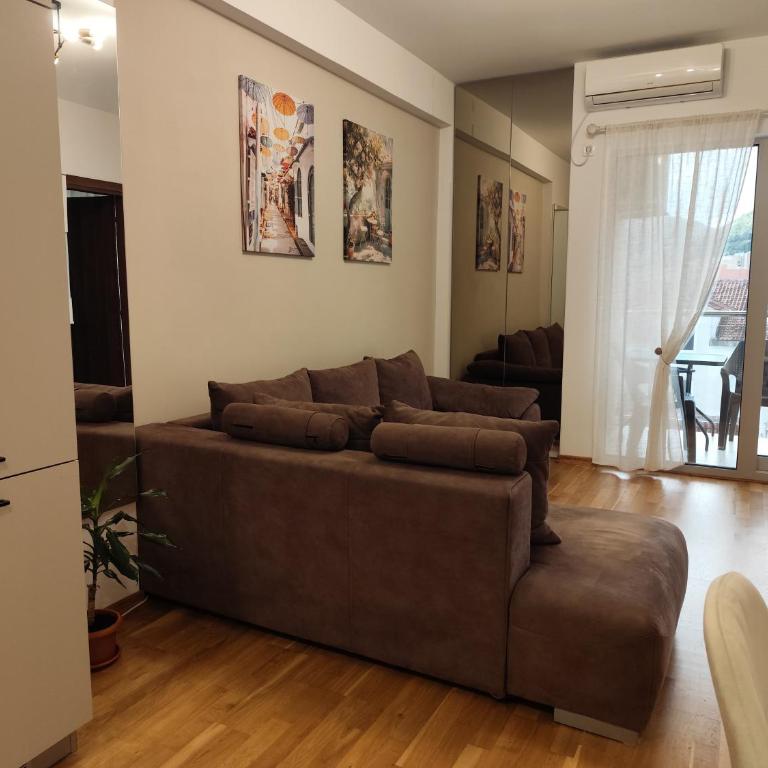 Sunshine - One-Bedroom Apartment - 3