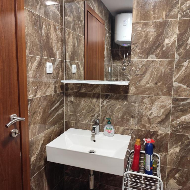 Sunshine - One-Bedroom Apartment - 9