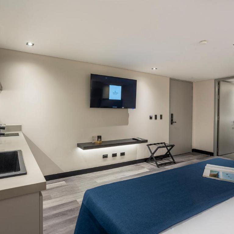 Altus Hotel - Superior King Room - 8